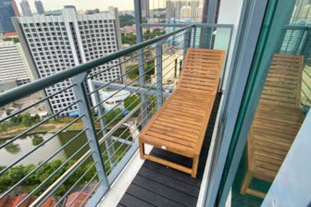 Luxurious Modern Contemporary Flat Showcasing Singapore's Icon Cityscape and Vibrance