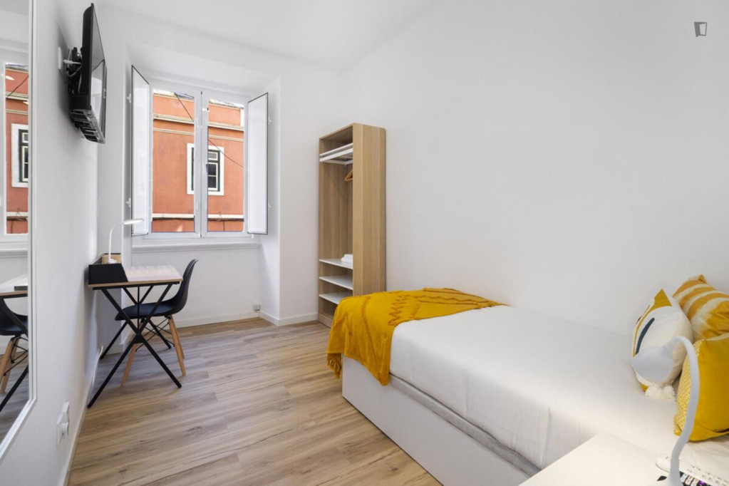 Cosy single bedroom near Arroios metro station