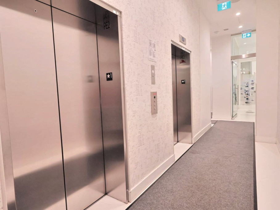Spacious Stunning Building w/ Gym + Terrace near CRAB Park at Portside