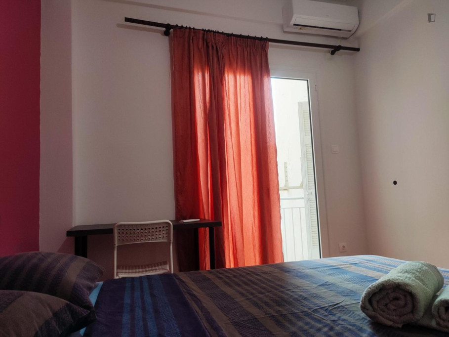 Bright double bedroom with a balcony, in the heart of Athens