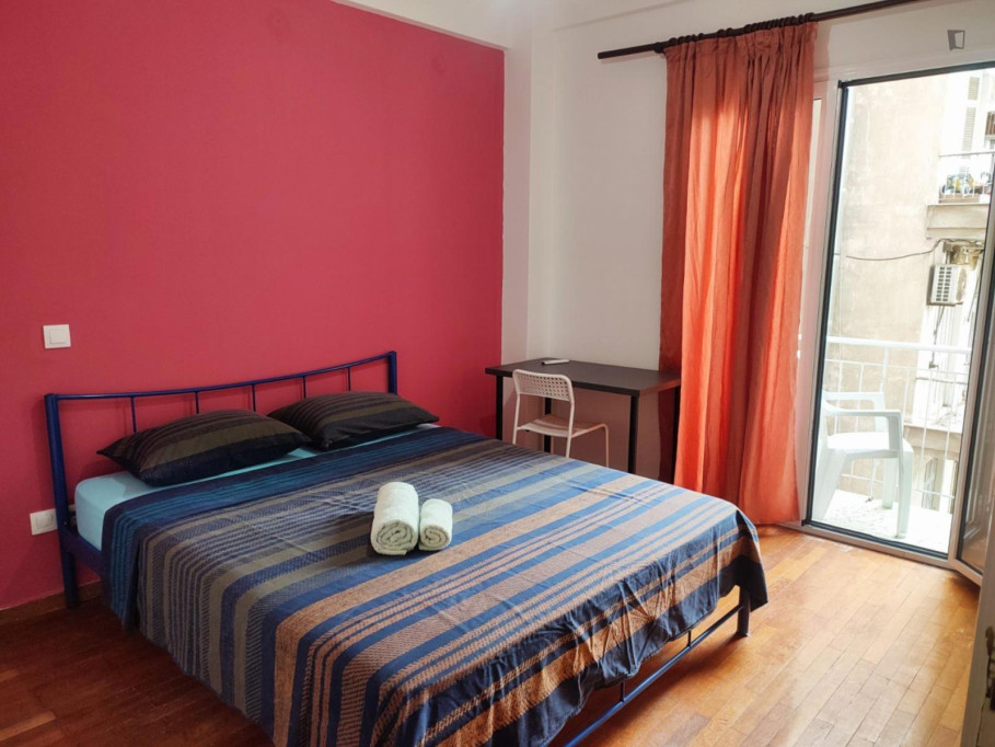 Bright double bedroom with a balcony, in the heart of Athens