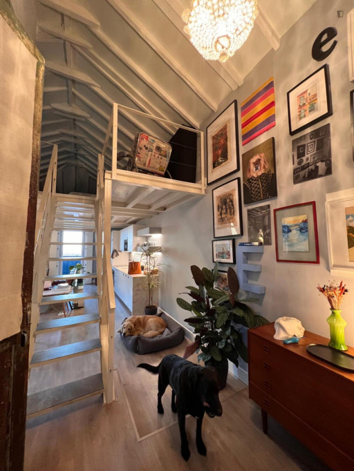 Casa loft com mezanino e vista frontal de rio - Lisbonne - chambre - ImmoJeune