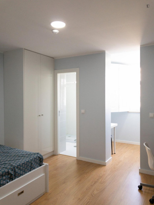 Bright studio near the Universidade de Coimbra