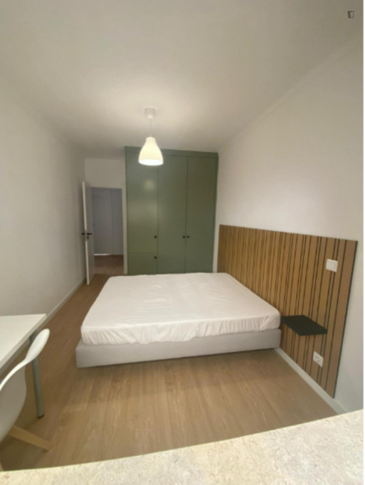 Vibrant Double Bedroom close to Tenente Coronel Park - Leiria - chambre - ImmoJeune