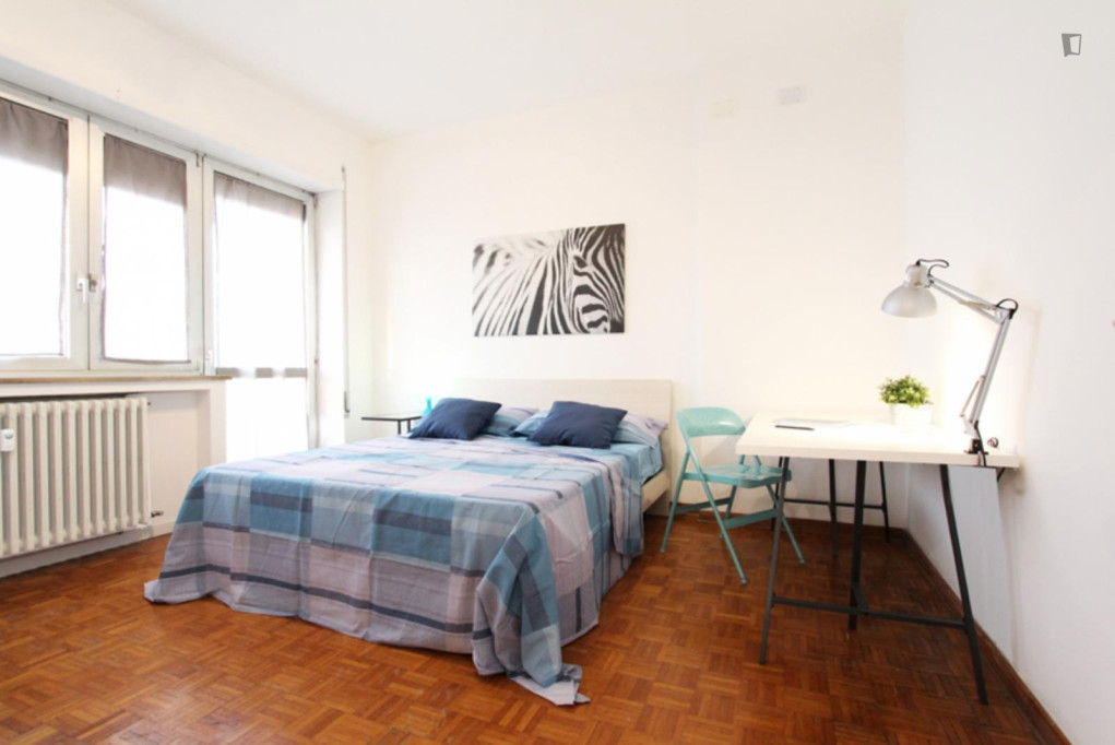 Bright double bedroom near Mestre centro A2 station - Venice - chambre - ImmoJeune