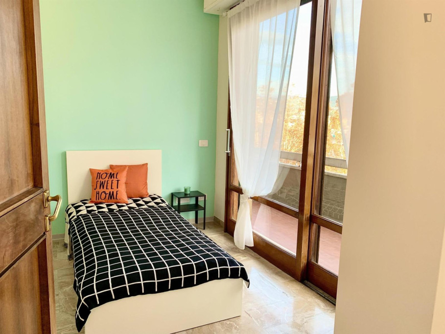 Exquisite single bedroom near the Santa Maria Novella train station - Florence - chambre - ImmoJeune