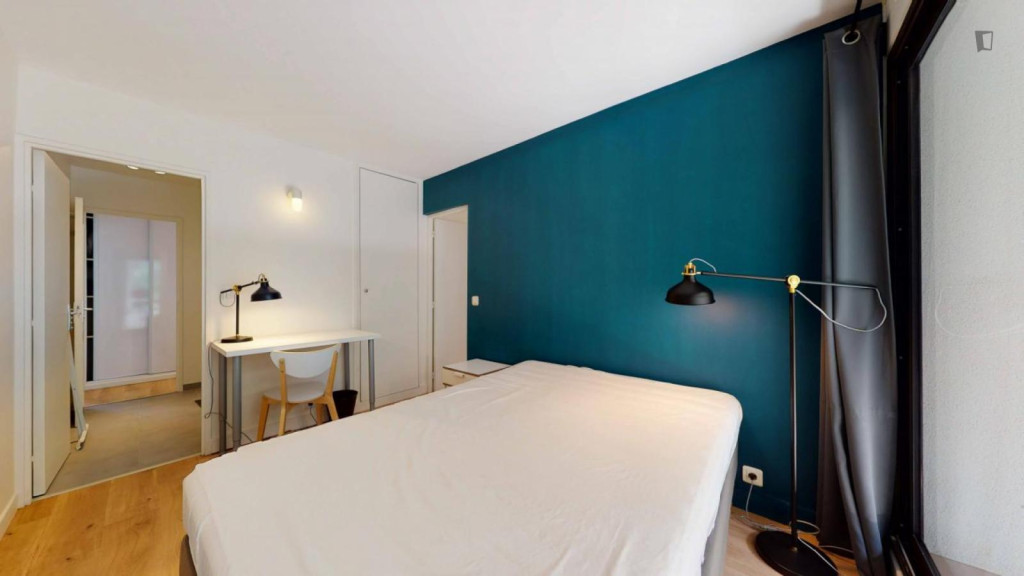 Cosy double bedroom in Champs-sur-Marne