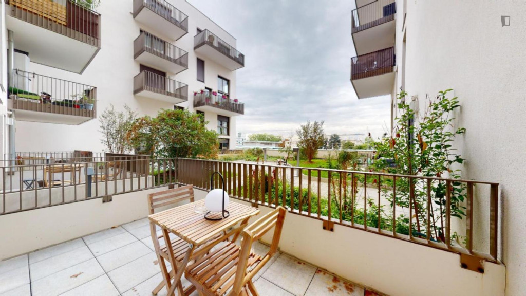 Cushy double bedroom close to Parc de la Blanchette