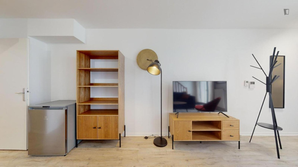 Cushy double bedroom close to Parc de la Blanchette