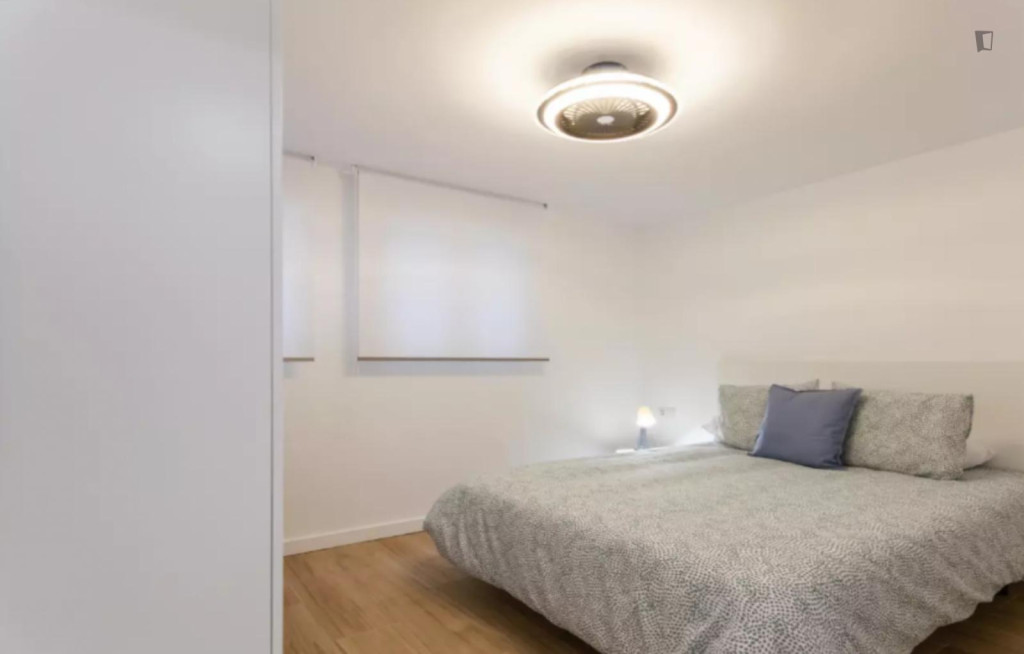 Pleasant double bedroom in the Rascanya district - Valence - chambre - ImmoJeune