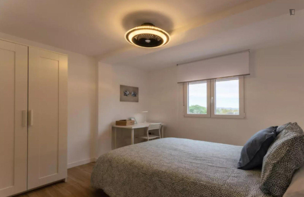 Comfy double bedroom in Torrefiel - Valence - chambre - ImmoJeune