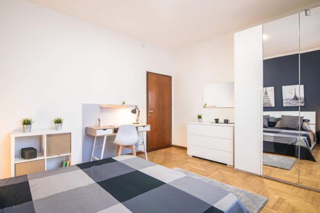 Amazing double bedroom in Sacra Famiglia