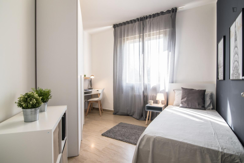 Stunning single bedroom in Sacra Famiglia