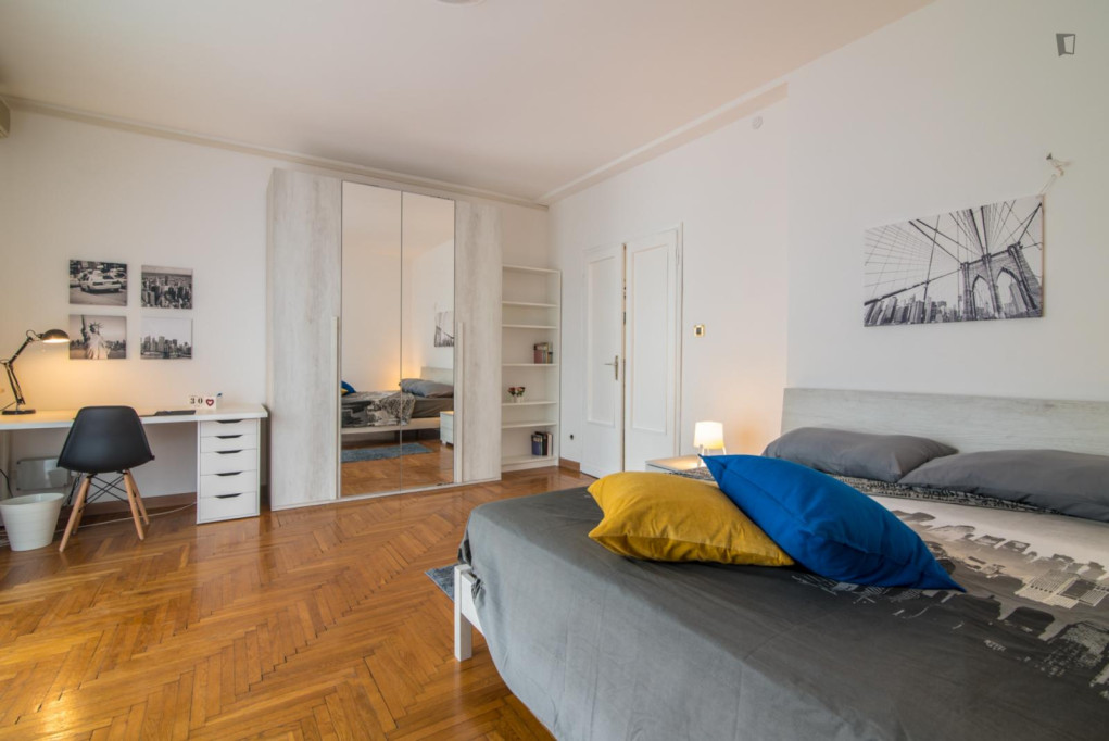 Lovely double bedroom in Padua