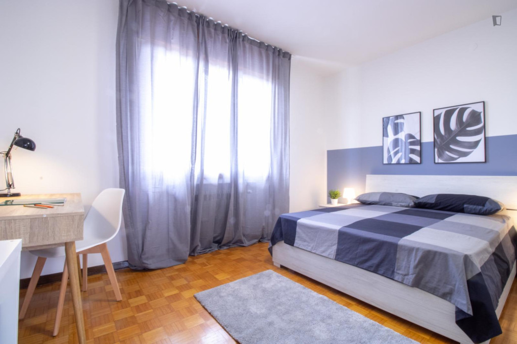 Inviting double bedroom in Quartiere 2 Nord - Padova - chambre - ImmoJeune