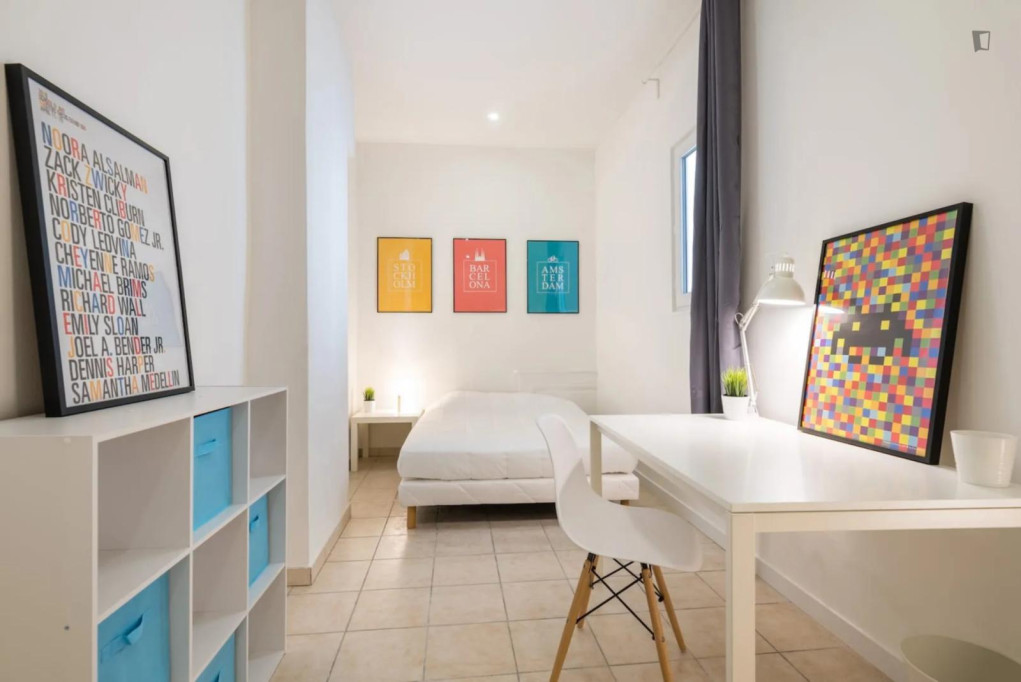 Comfortable double bedroom close to Bellecour metro station