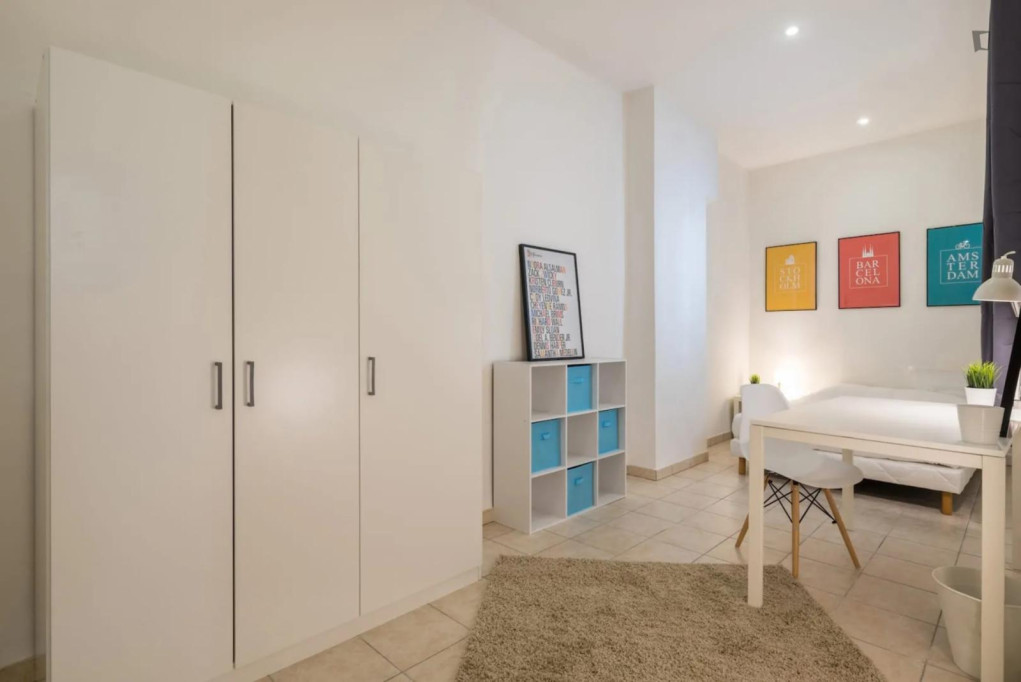 Comfortable double bedroom close to Bellecour metro station