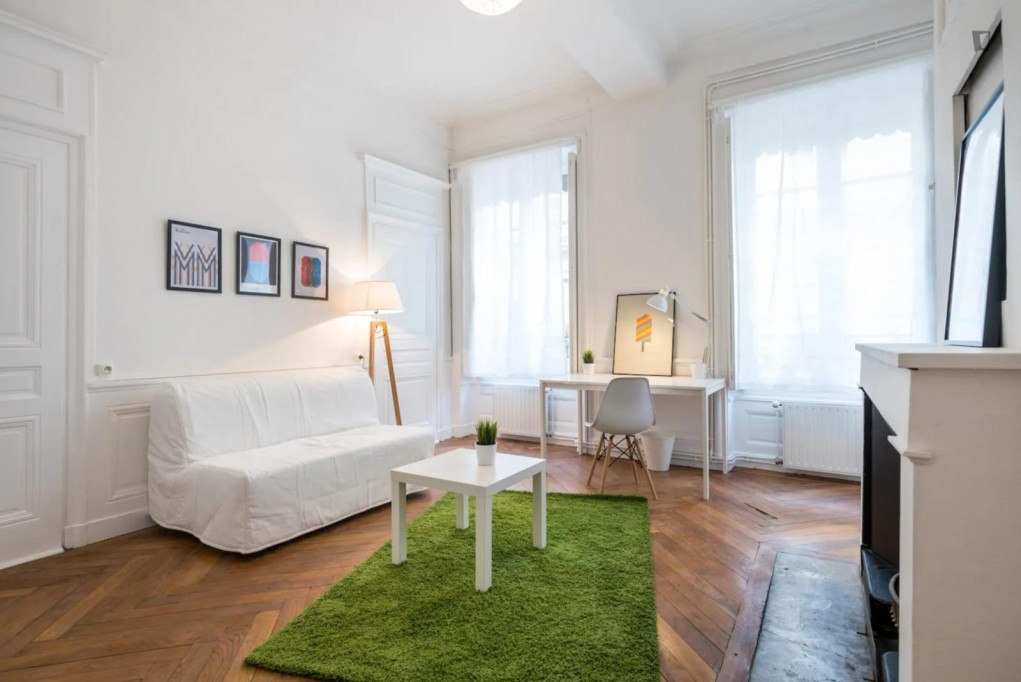 Appealing double bedroom near the Place de la République