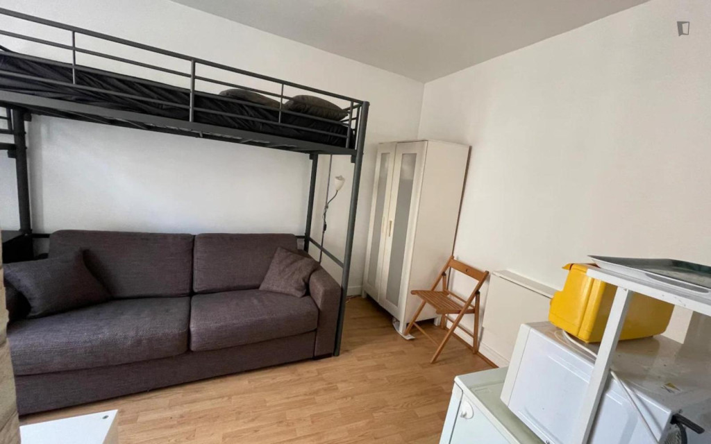 Unique studio near Porte des Lilas metro station