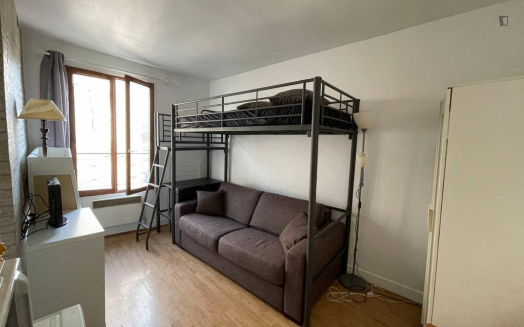 Unique studio near Porte des Lilas metro station