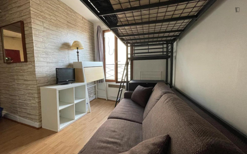 Unique studio near Porte des Lilas metro station
