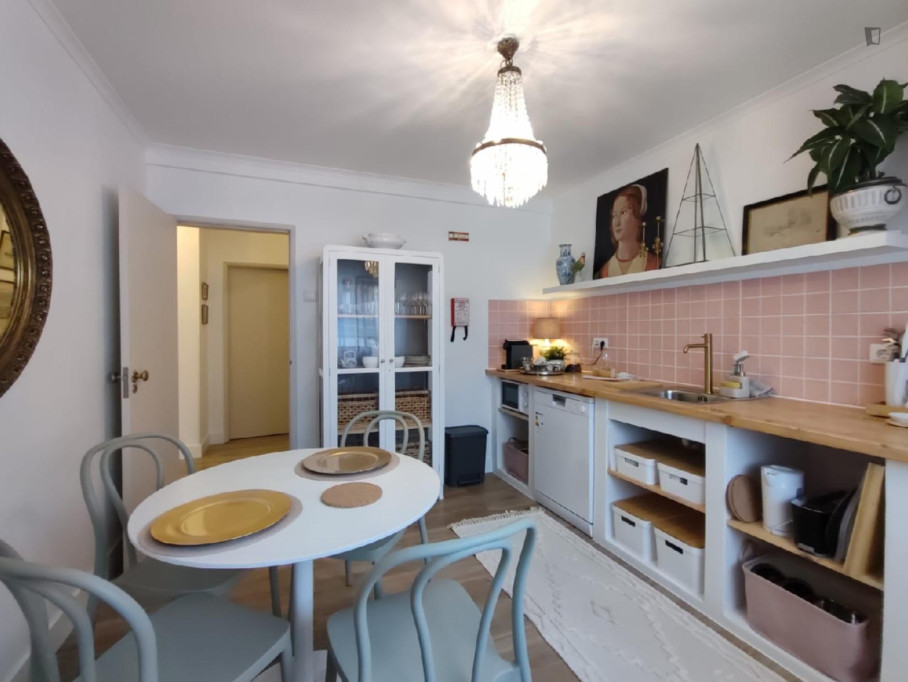 Powerful Double Bedroom close to Castle of Penela
