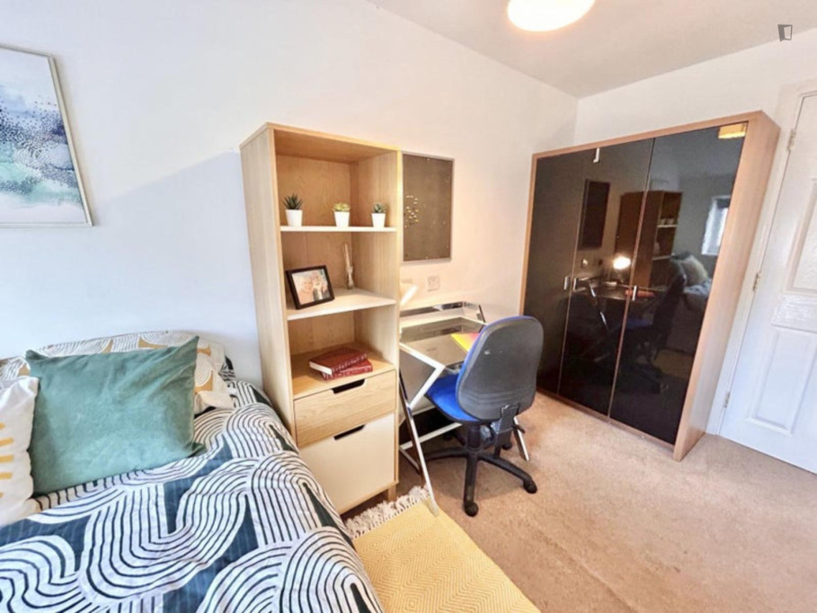 Welcoming double bedroom near the centre of Coventry