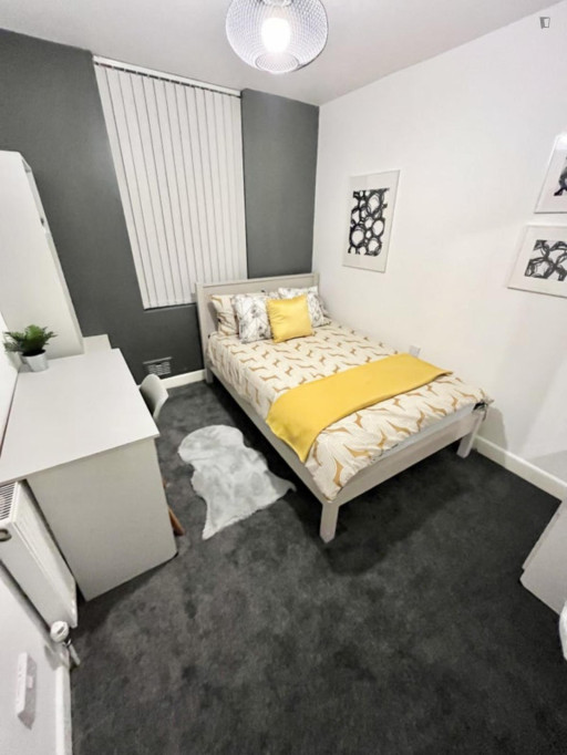 Cosy double bedroom near the University of Coventry