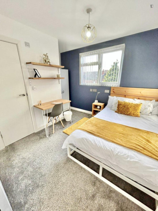 Alluring double bedroom near Coventry University