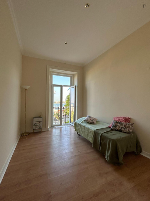 Cosy single bedroom close to Santos train station - Lisbonne - chambre - ImmoJeune