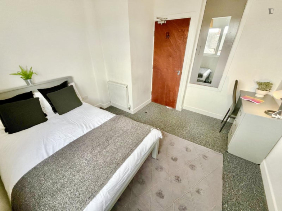 Very nice double bedroom near University of Staffordshire