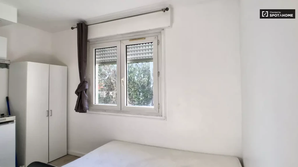 Practical studio apartment for rent in Créteil
