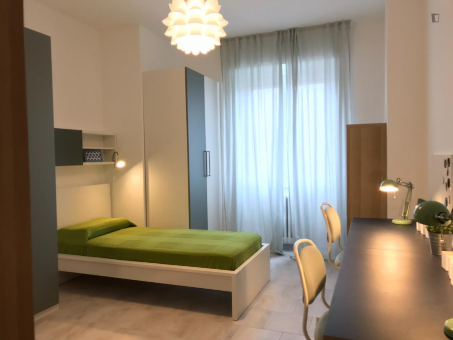 Bed in a comfy twin bedroom, near the Bovisa train station - Milan - chambre - ImmoJeune