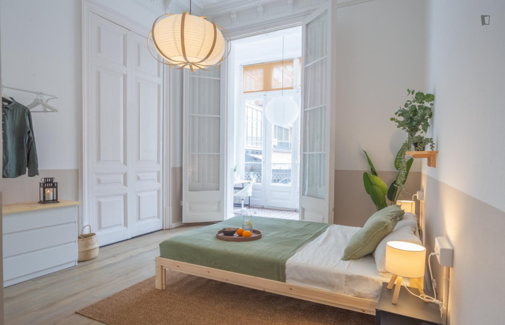 Cosy double bedroom near Urquinaona metro station - Barcelone - chambre - ImmoJeune