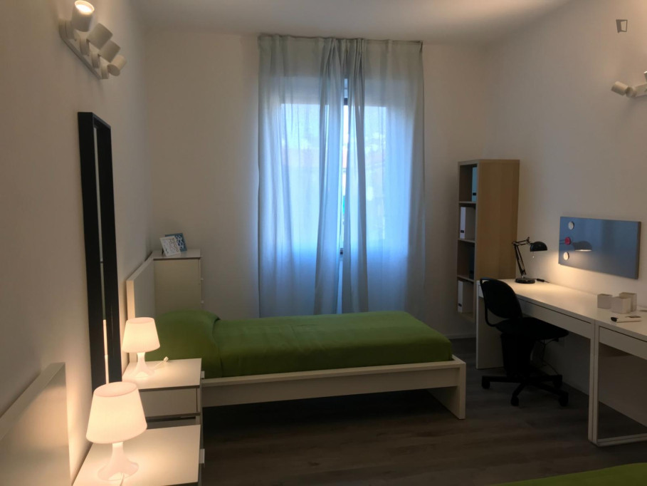 Bed in lovely twin bedroom near Udine metro station - Milan - chambre - ImmoJeune