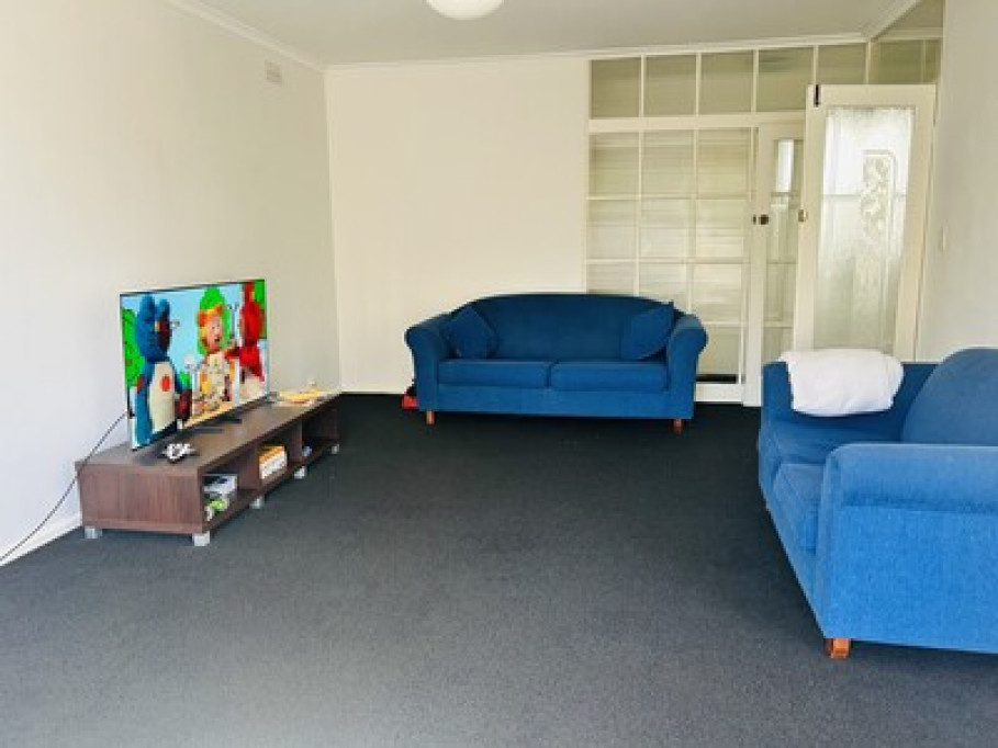Fully Furnished Room in Kew