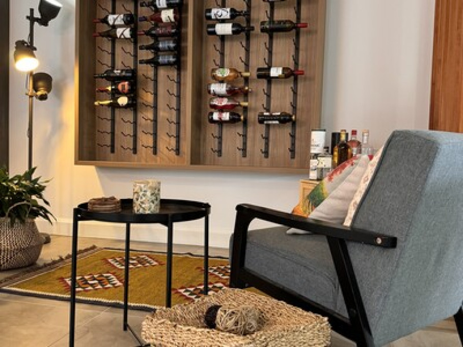 Homely Furnished Room with Meals – 