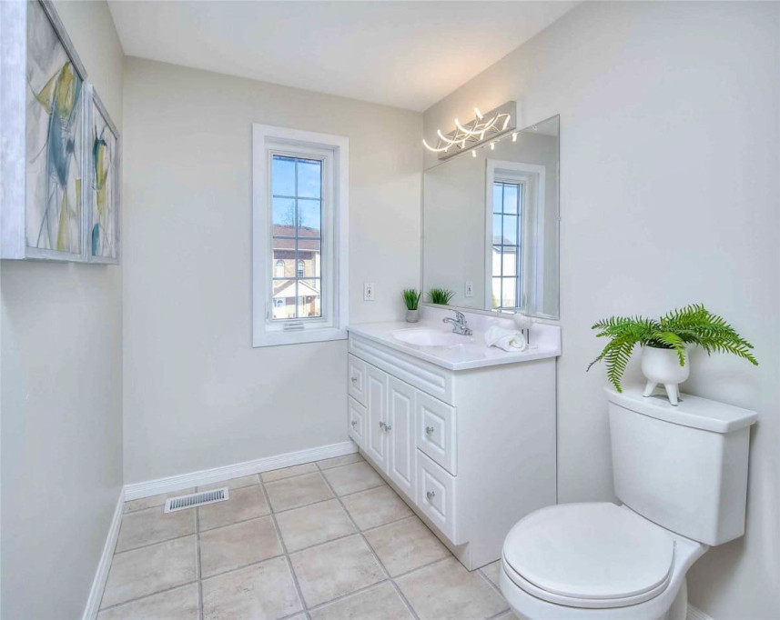 Modern 6-Bedroom Coliving Haven in Peaceful Westvale, Waterloo
