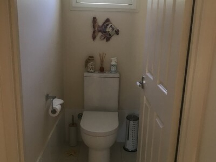 Bundall-Own Bedroom Bathroom/Toile