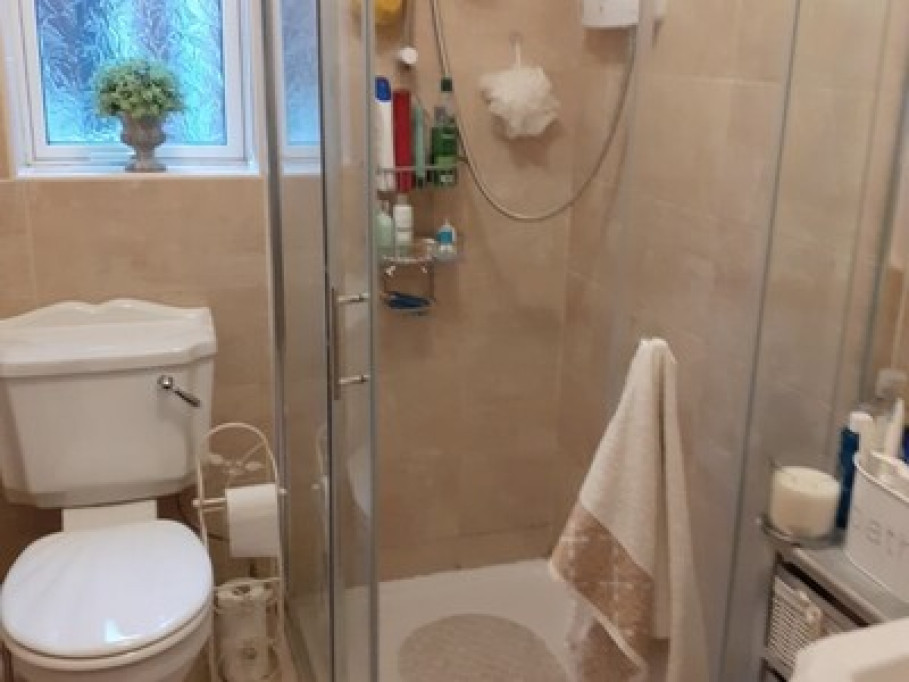 Double room  *FEMALES ONLY*