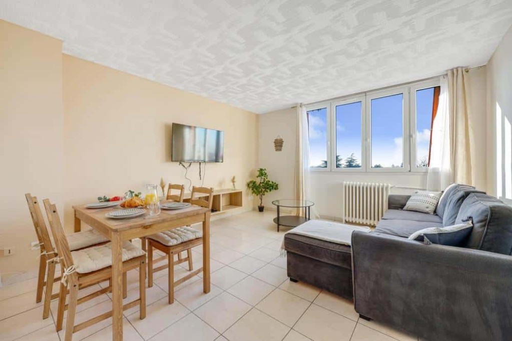 AV MAURICE THOREZ BATIMENT 7 4IEME ETAGE