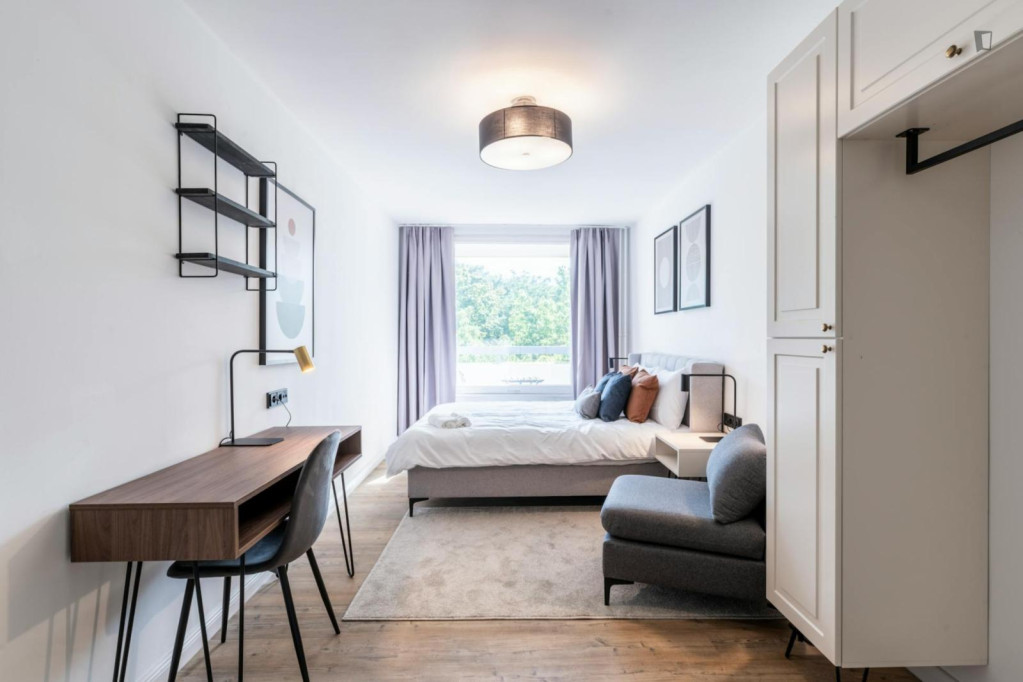 Excellent 3-bedroom apartment in Westend