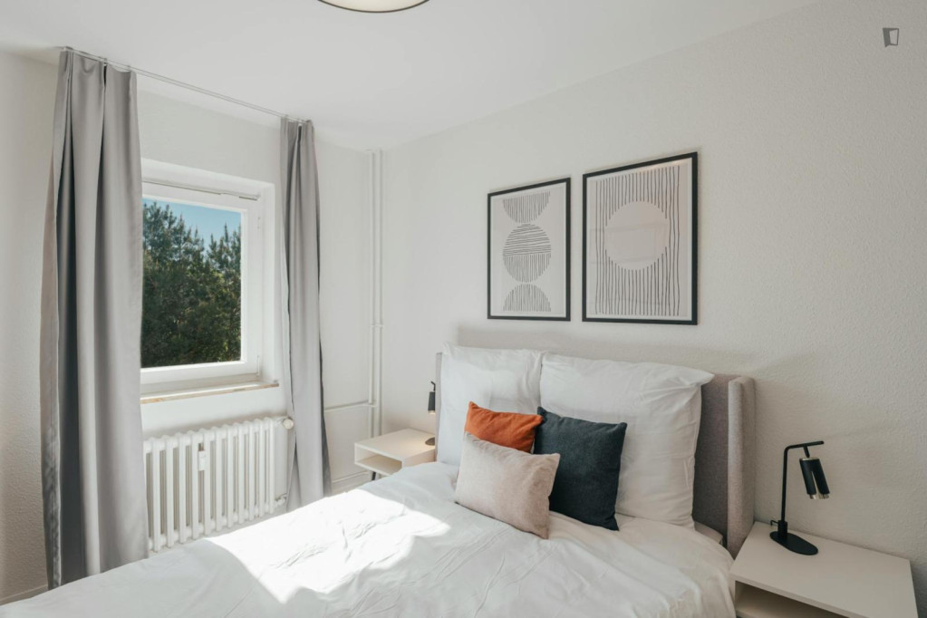 Very pleasant 3-bedroom apartment in Westend