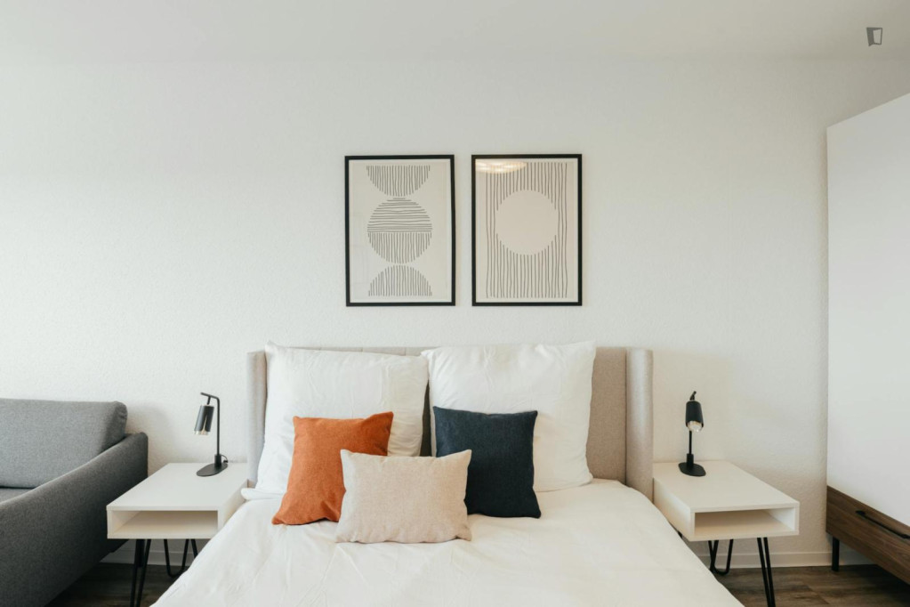 Charming 3-bedroom apartment near the Pichelsberg train station