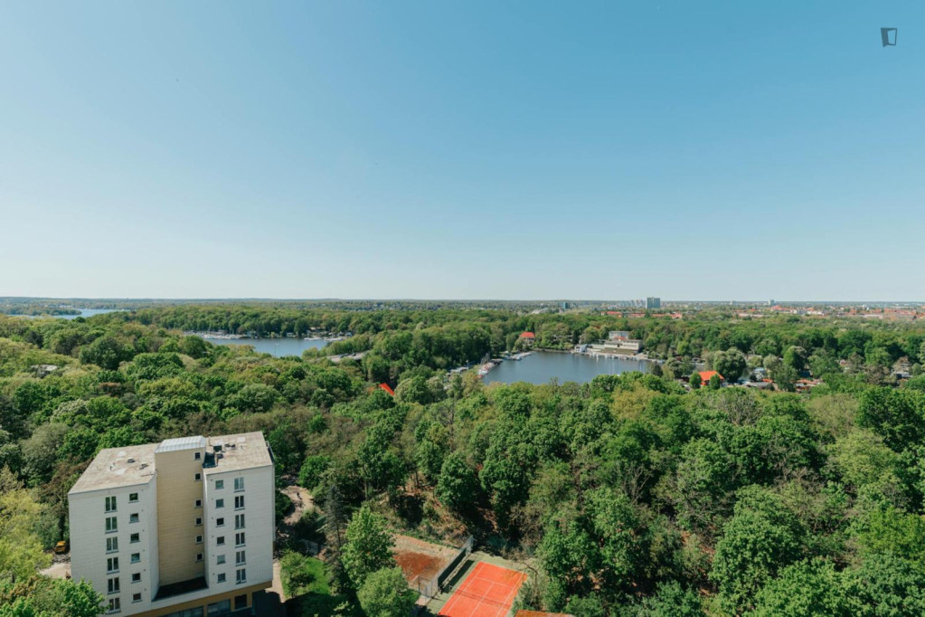 Charming 3-bedroom apartment near the Pichelsberg train station