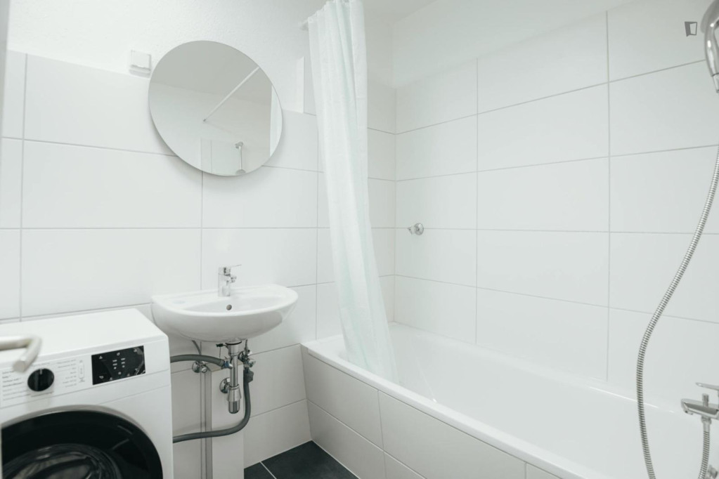 Charming 3-bedroom apartment near the Pichelsberg train station