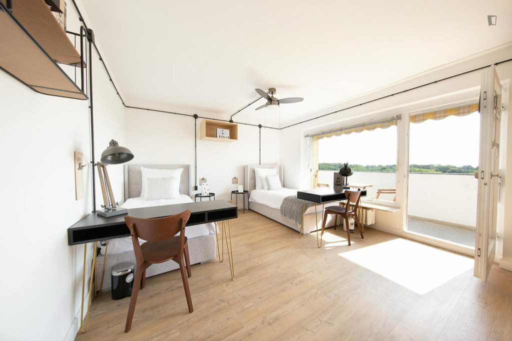 Sunny 3-bedroom apartment in Westend - Berlin - chambre - ImmoJeune