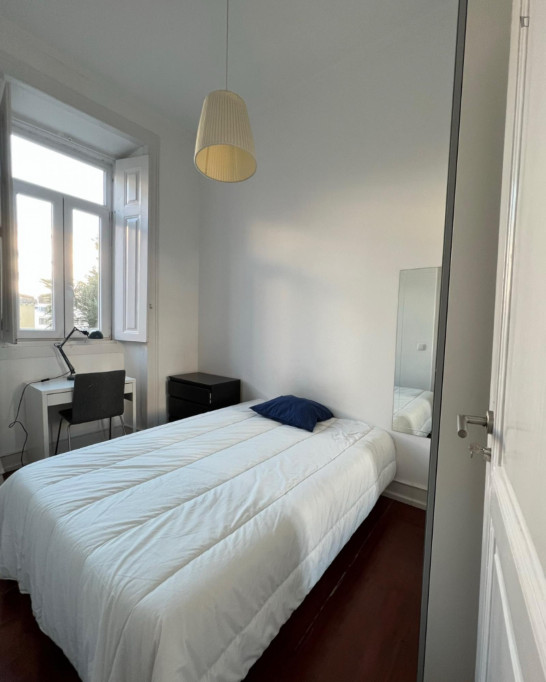 Nice bedroom in Alto de Santo Amaro, Alcântara - Lisbonne - chambre - ImmoJeune