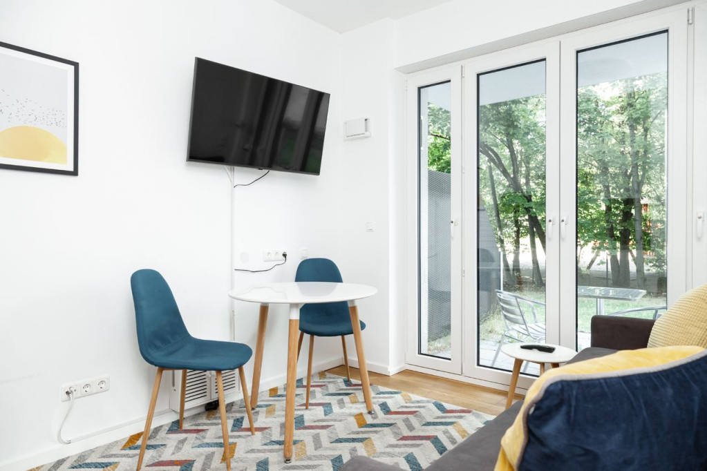 COZY APARTMENT WITH GARDEN VIEW