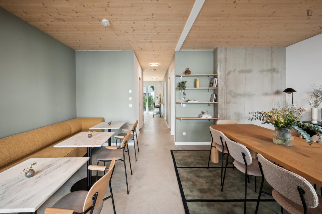 Neat single bedroom near the Beusselstraße train station